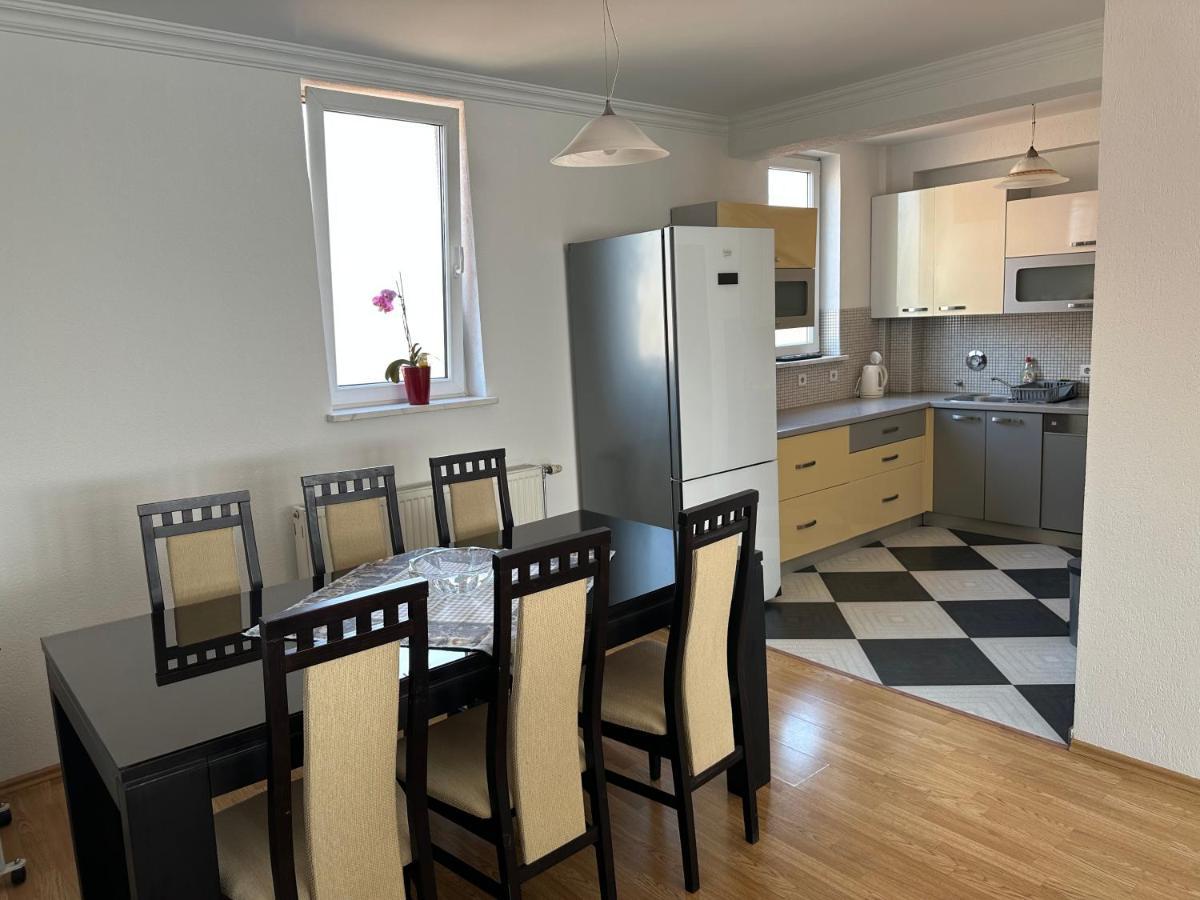 Spacious 3-Bedroom Condo Next To City Center Priștina Exterior foto