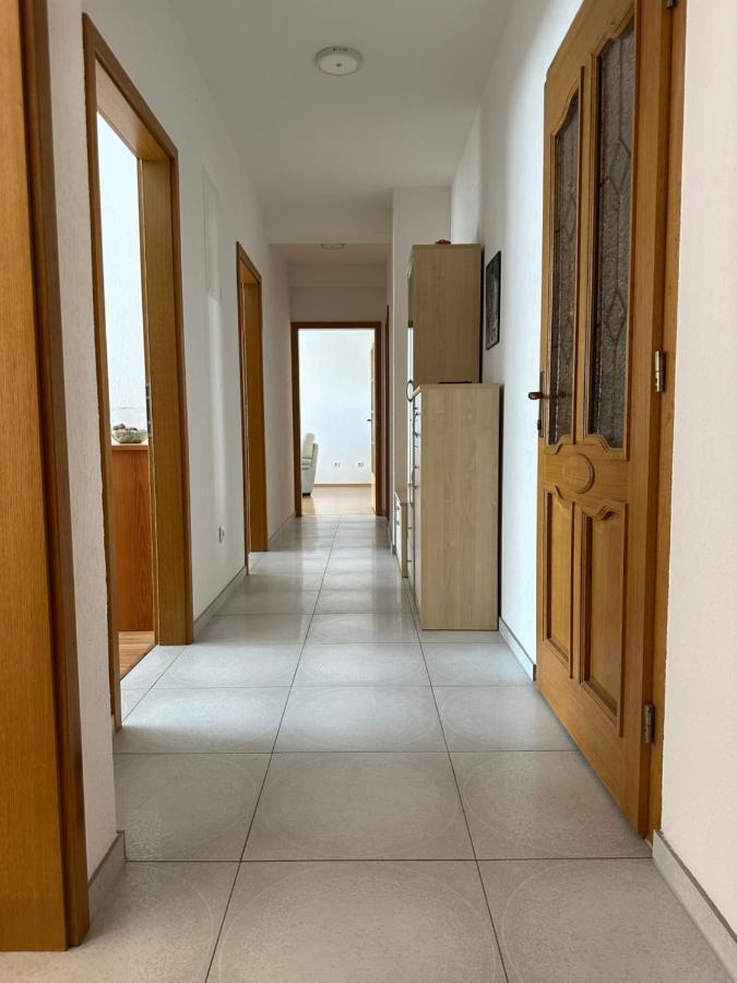 Spacious 3-Bedroom Condo Next To City Center Priștina Exterior foto
