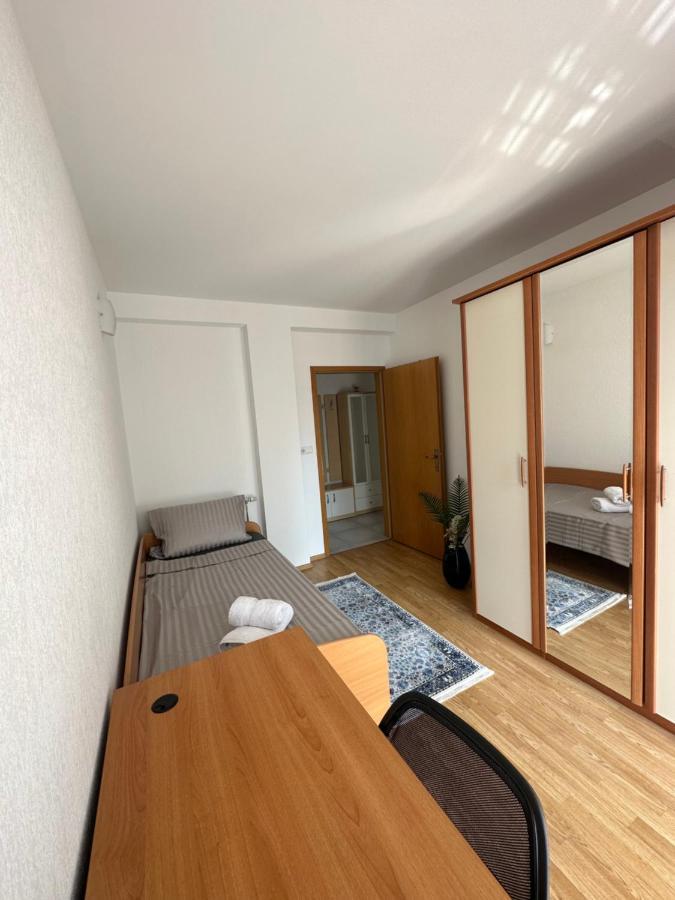 Spacious 3-Bedroom Condo Next To City Center Priștina Exterior foto